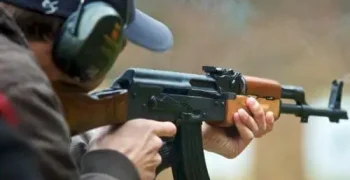 ak47-machine-guns-prague-1 (1)