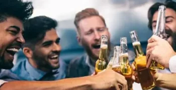 bar-crawl-with-beers-2