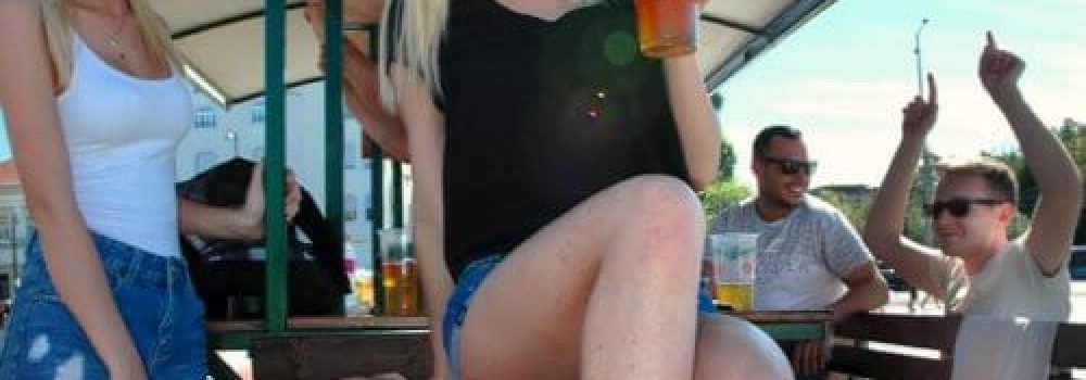 beer-bike-753-hot-barmaid
