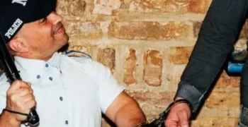 dwarf-handcuff-2