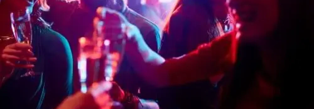 guest-bar-entry-2
