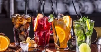 hen-cocktail-making-1